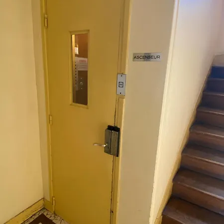 Apartment 2 Versailles